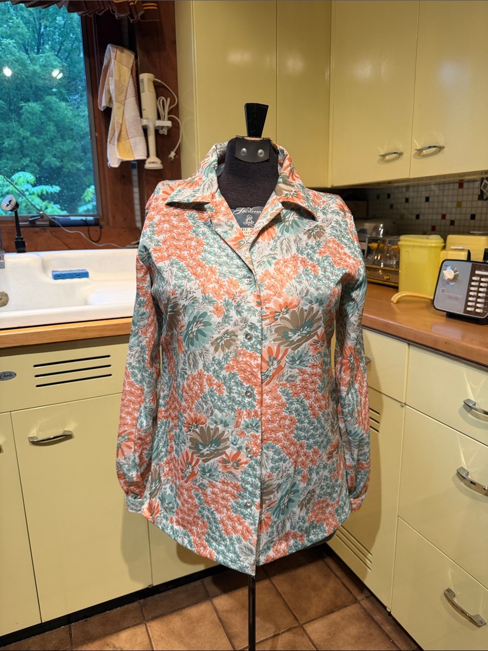 Vintage Montgomery Ward Women’s Shirt Floral Button Up